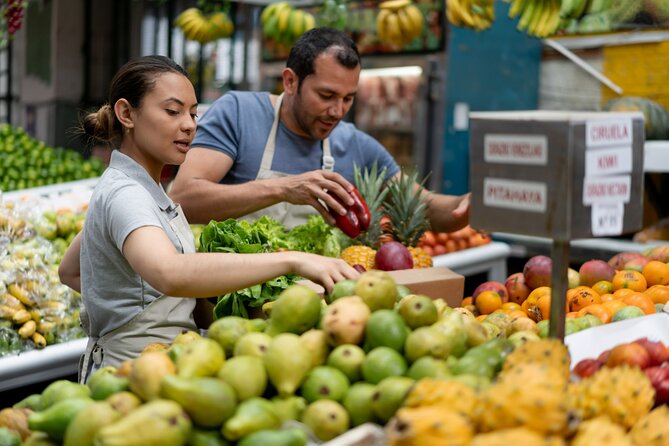 VIP Bogota City Tour: Farmers Market, Monserrate, Candelaria, 9hr - Starting with fruit at Paloquemao Market