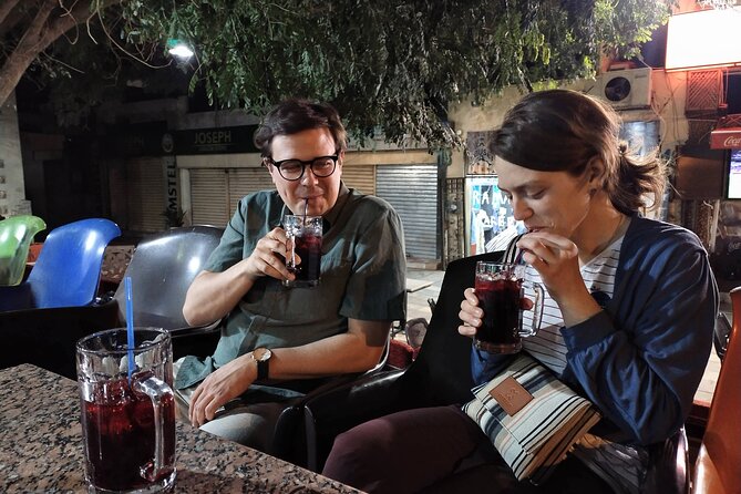 Walking Tour, Visit the Old Town and Markets, Taste Food - What the guide adds to the walk
